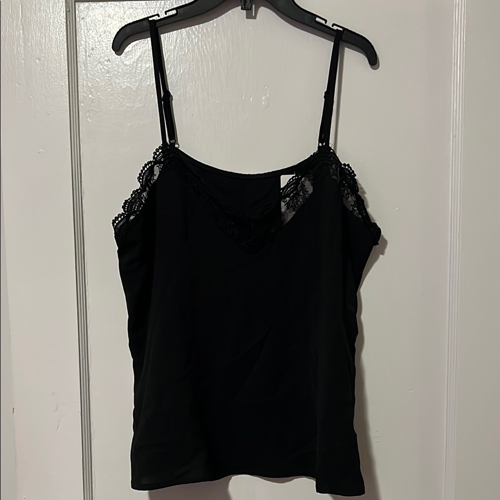 Fitted Black Sleeveless Camisole with Embellished Lace